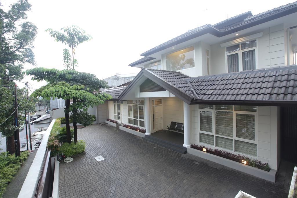 Dago 207 Hotel Bandung Buitenkant foto